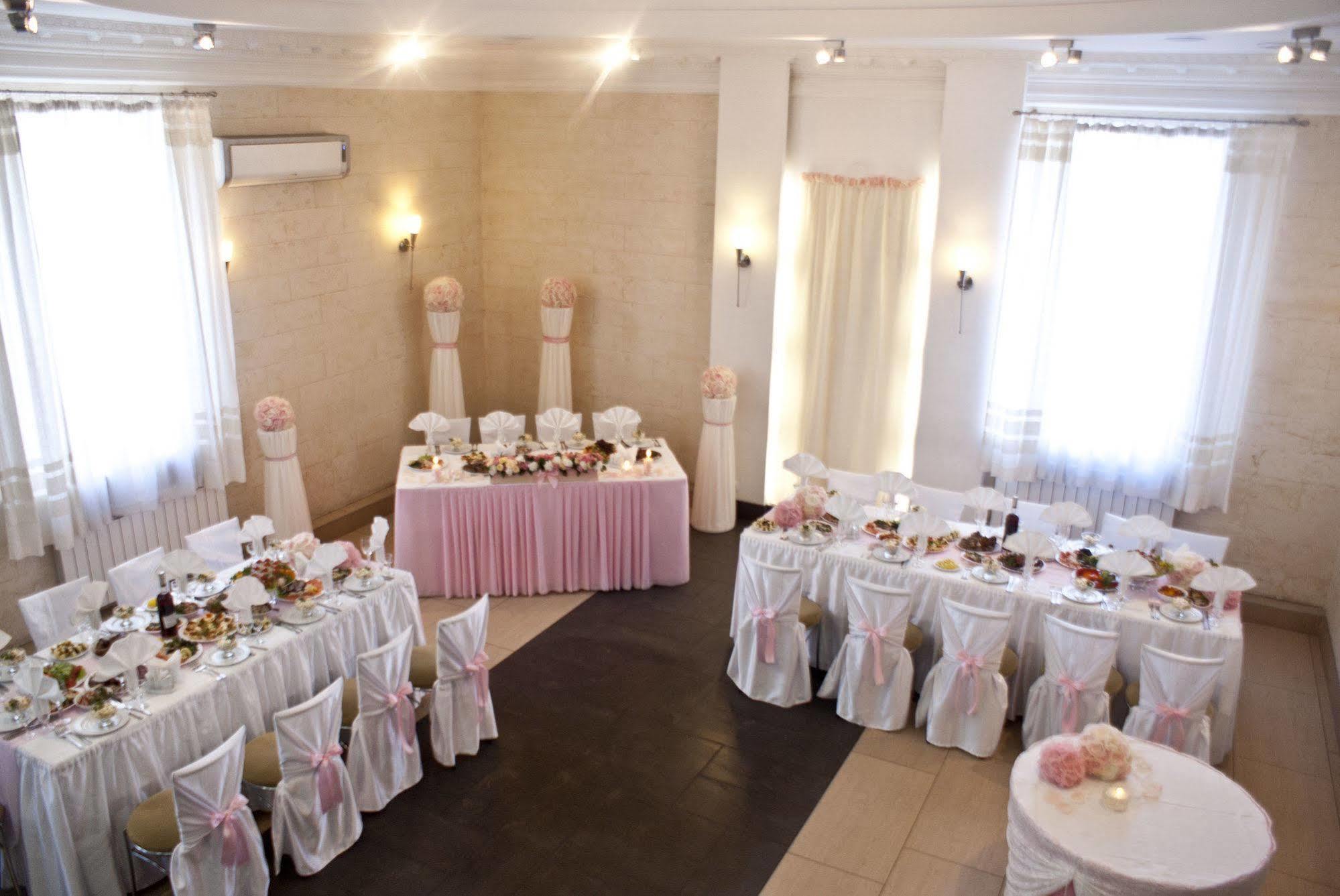 U Fontana Hotel Minsk Exterior photo