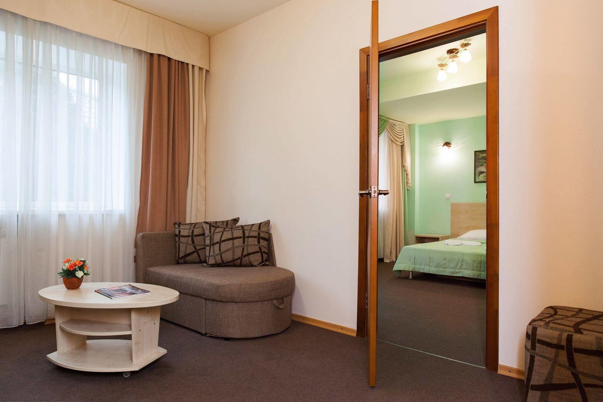 U Fontana Hotel Minsk Exterior photo
