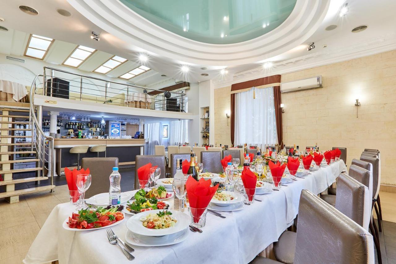 U Fontana Hotel Minsk Exterior photo